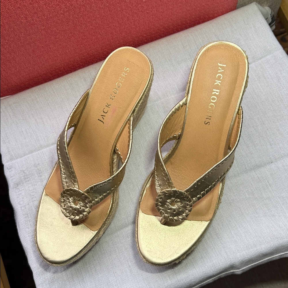 NWOT! Jack Rogers Metallic Gold Wedge Sandals - Picture 2 of 7